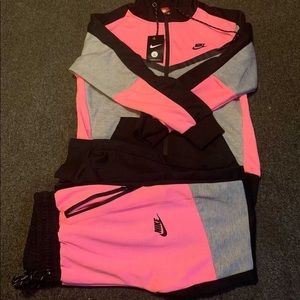 Nike womens sweatsuit